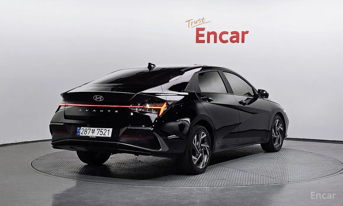 Фото 2 - Hyundai Avante