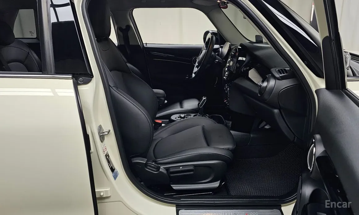 Фото 11 - Mini Cooper