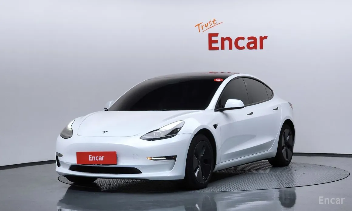 Фото 1 - Tesla Model 3