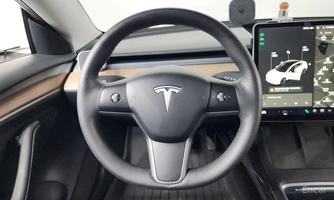 Фото 13 - Tesla Model 3