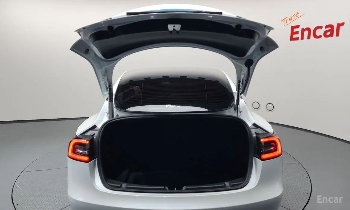 Фото 20 - Tesla Model 3