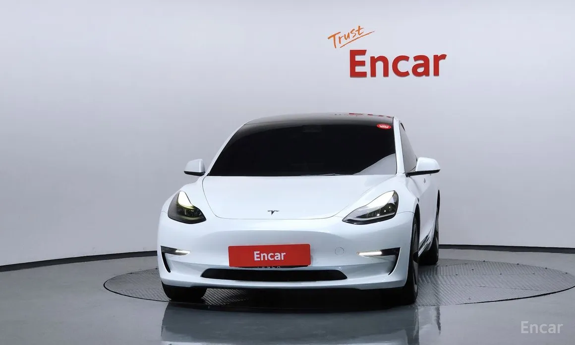 Фото 3 - Tesla Model 3