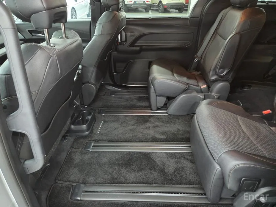 Фото 14 - Toyota Sienna