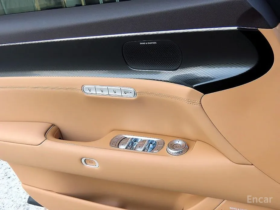 Фото 12 - Genesis G90