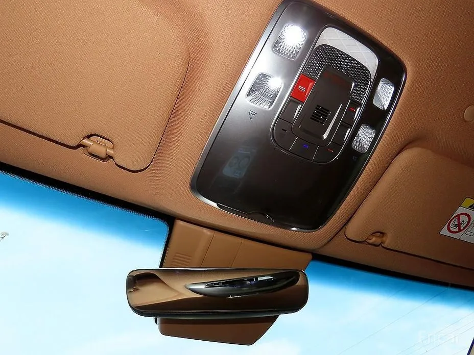 Фото 15 - Genesis G90