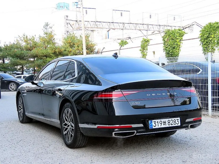 Фото 3 - Genesis G90