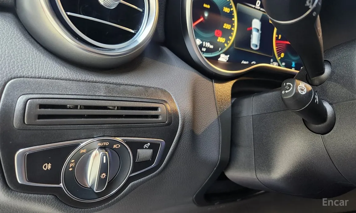 Фото 11 - Mercedes-Benz GLC-Class