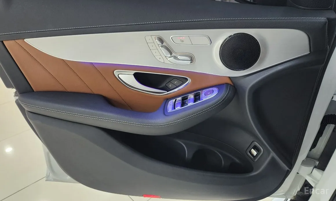 Фото 12 - Mercedes-Benz GLC-Class