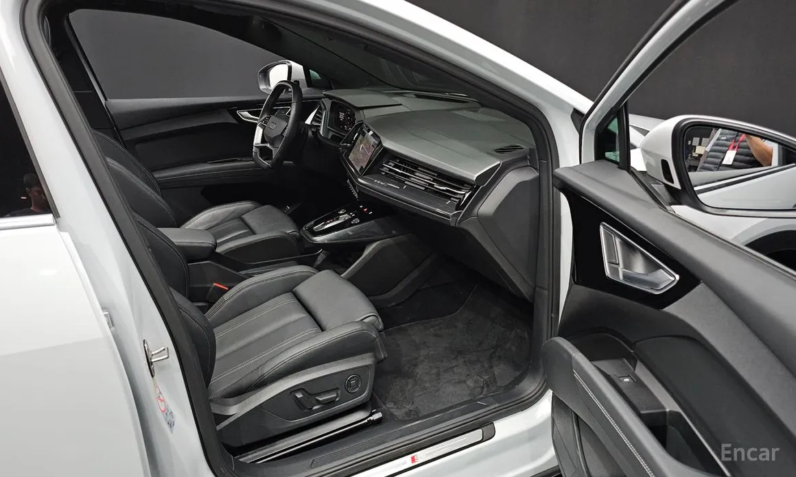 Фото 10 - Audi Q4 e-tron