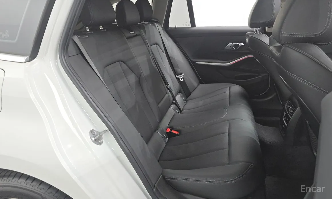 Фото 12 - BMW 3 Series