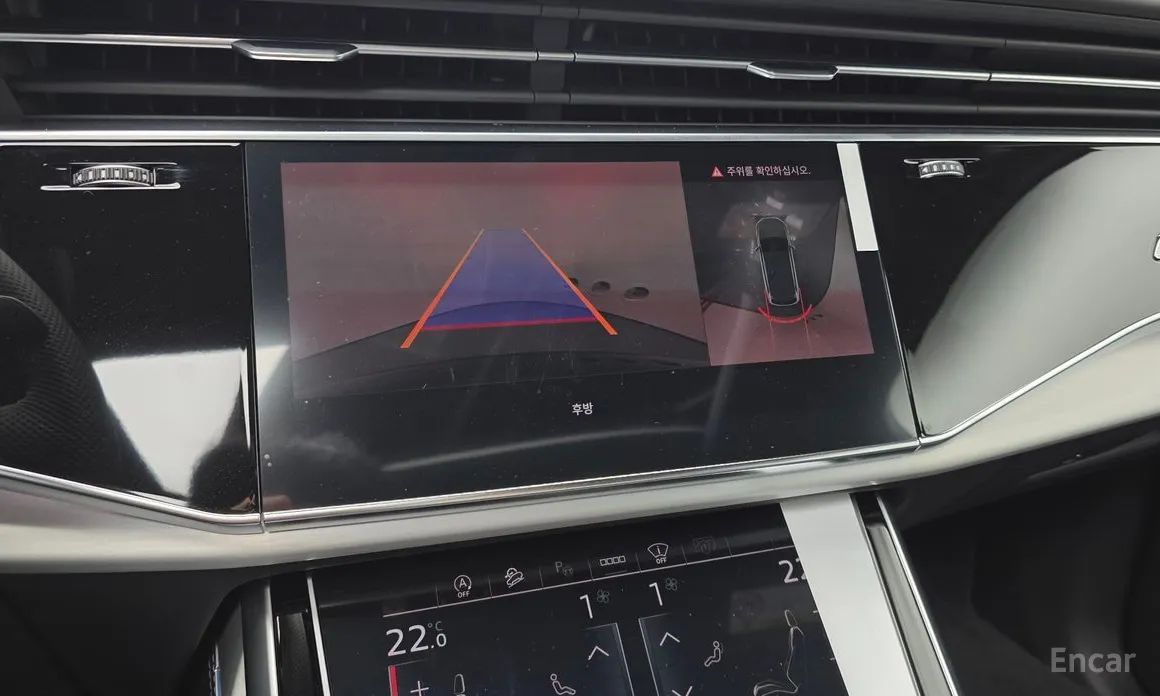 Фото 16 - Audi Q7