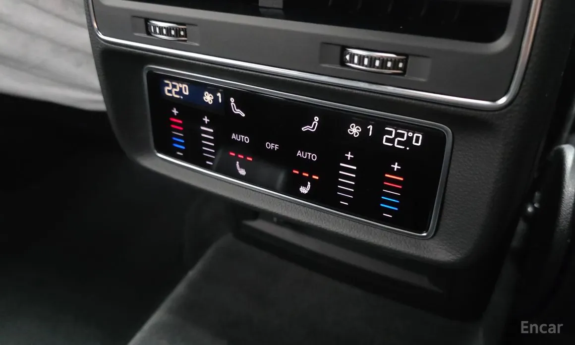 Фото 19 - Audi Q7