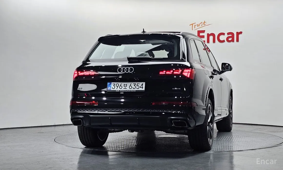 Фото 4 - Audi Q7