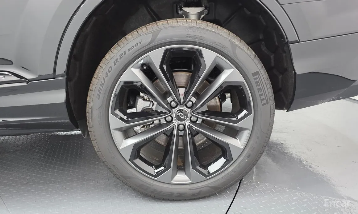 Фото 5 - Audi Q7