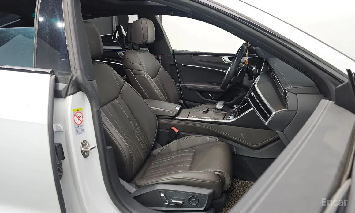 Фото 10 - Audi A7