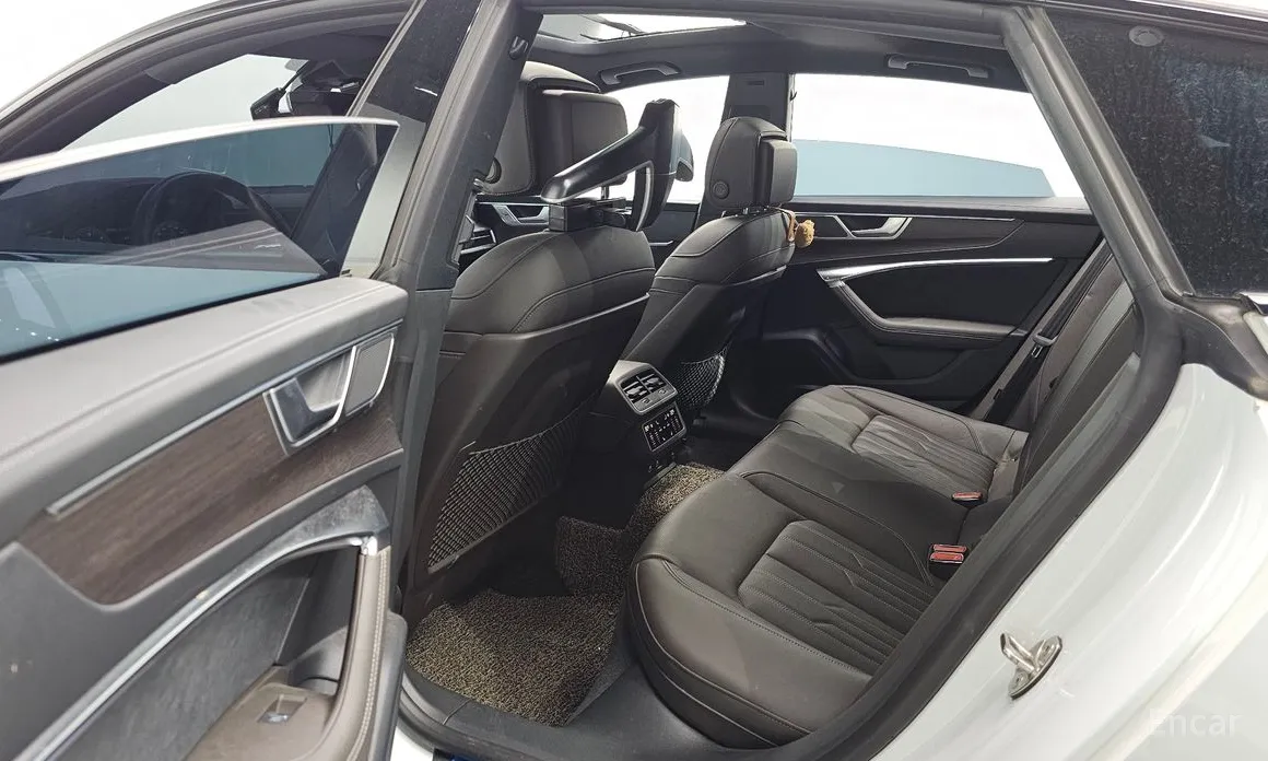 Фото 12 - Audi A7