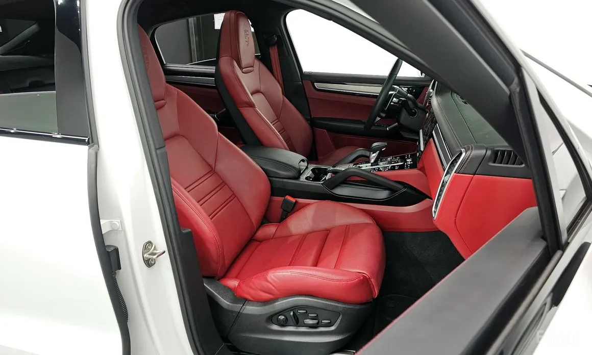 Фото 10 - Porsche Cayenne