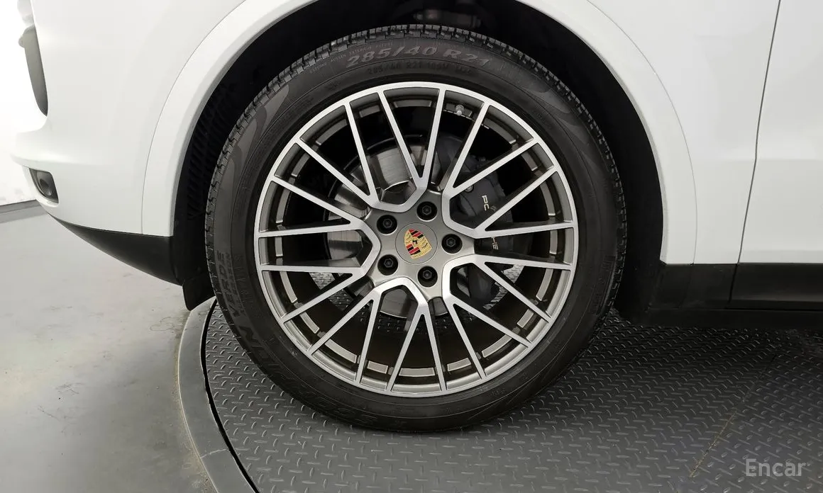 Фото 5 - Porsche Cayenne