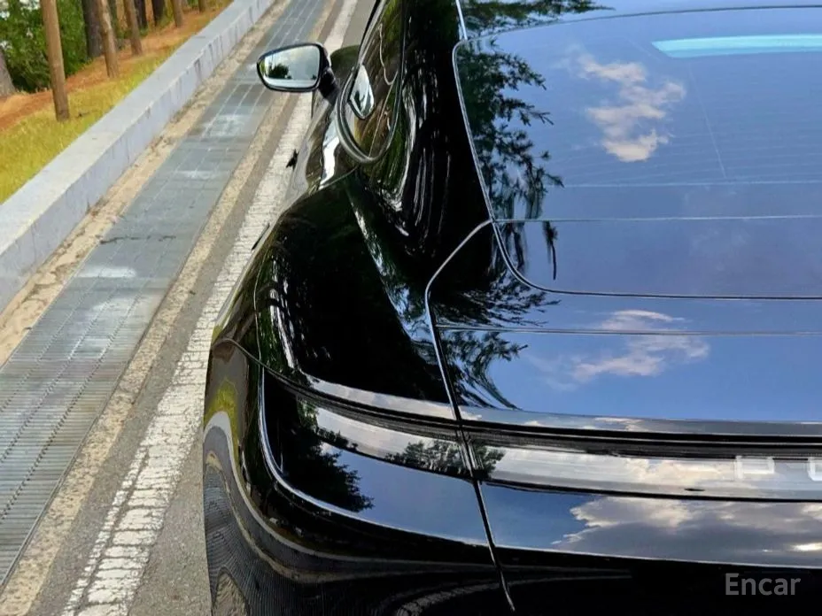 Фото 16 - Porsche Taycan