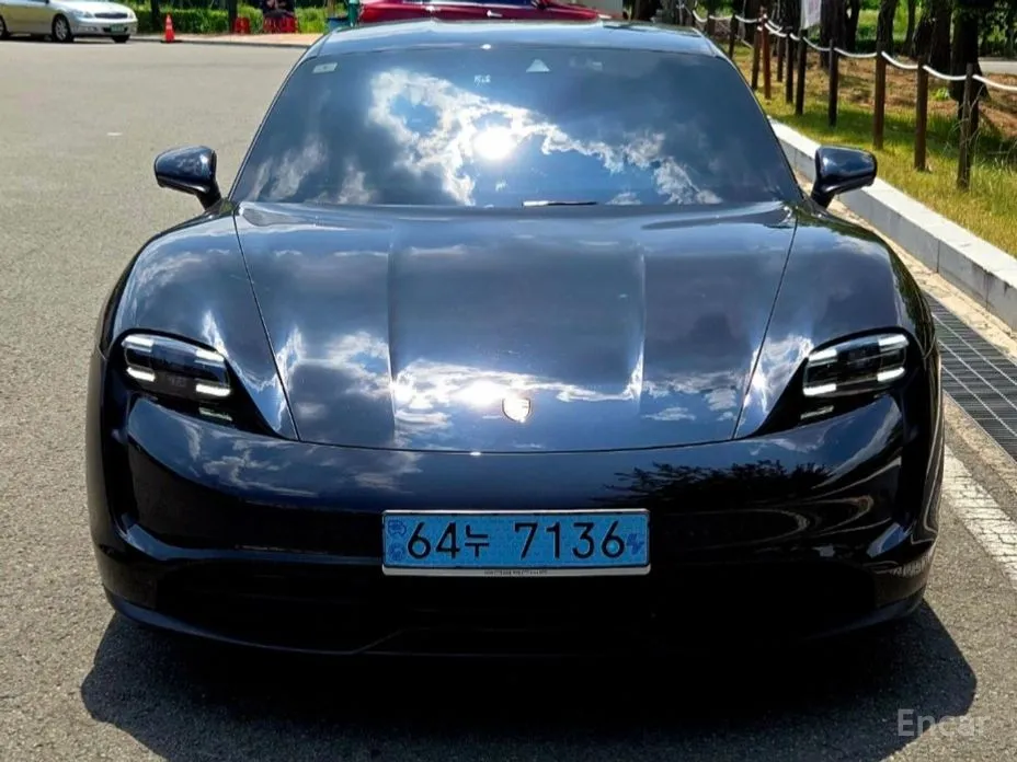 Фото 5 - Porsche Taycan