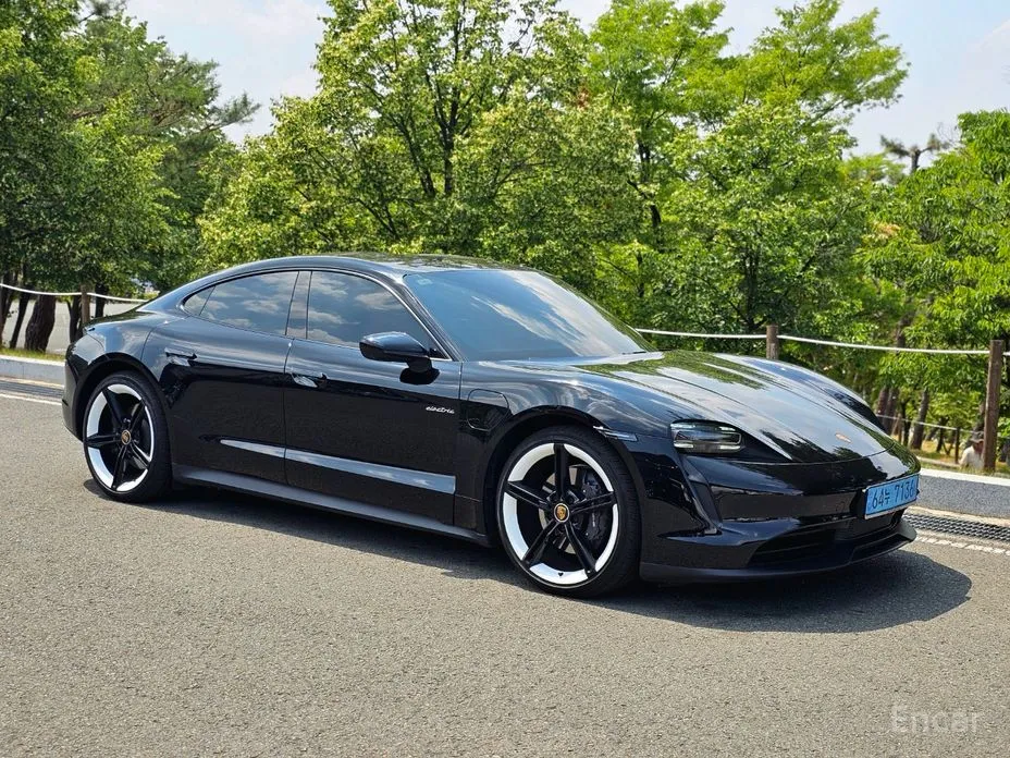 Фото 6 - Porsche Taycan