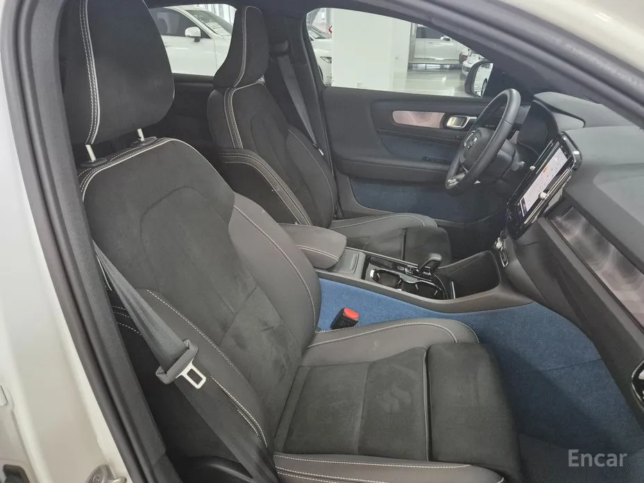 Фото 13 - Volvo C40