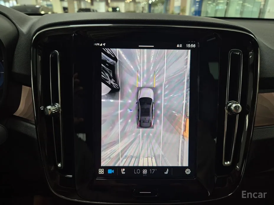 Фото 16 - Volvo C40