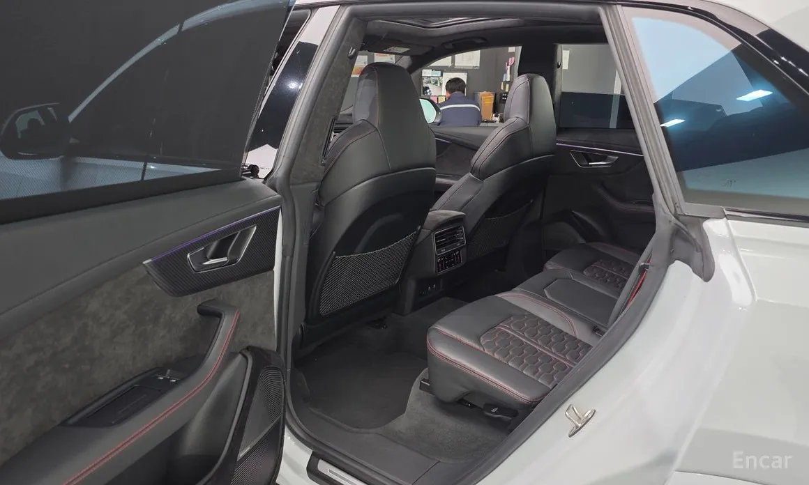 Фото 11 - Audi RS Q8