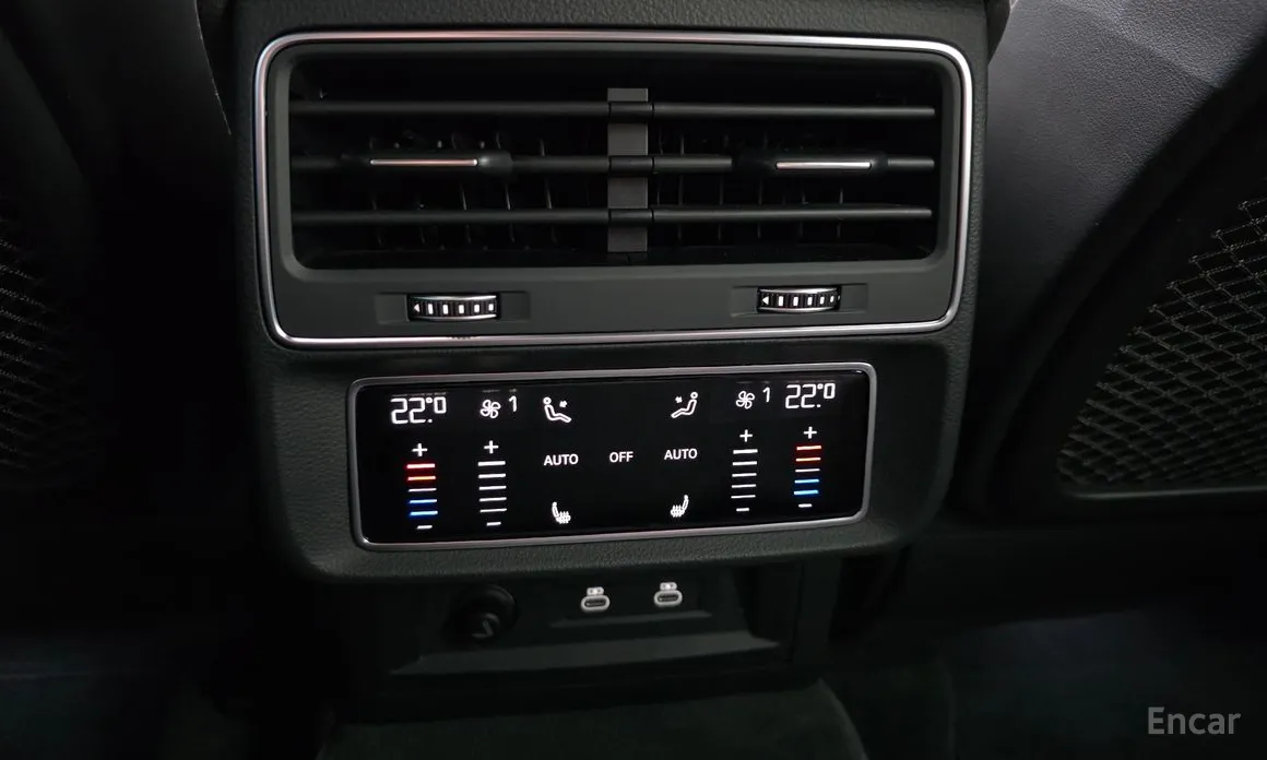 Фото 18 - Audi RS Q8