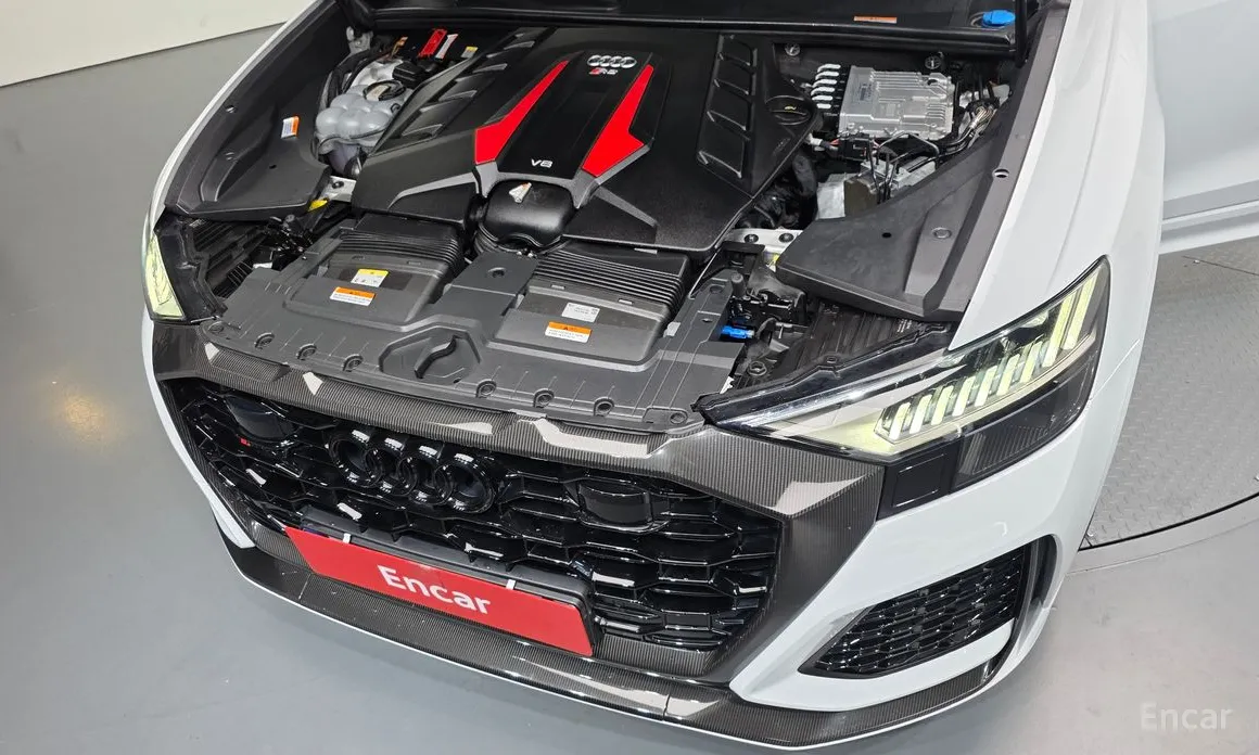 Фото 6 - Audi RS Q8