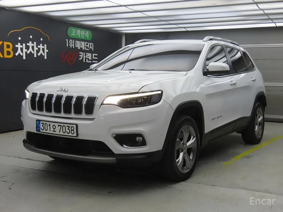 Фото 1 - Jeep Cherokee