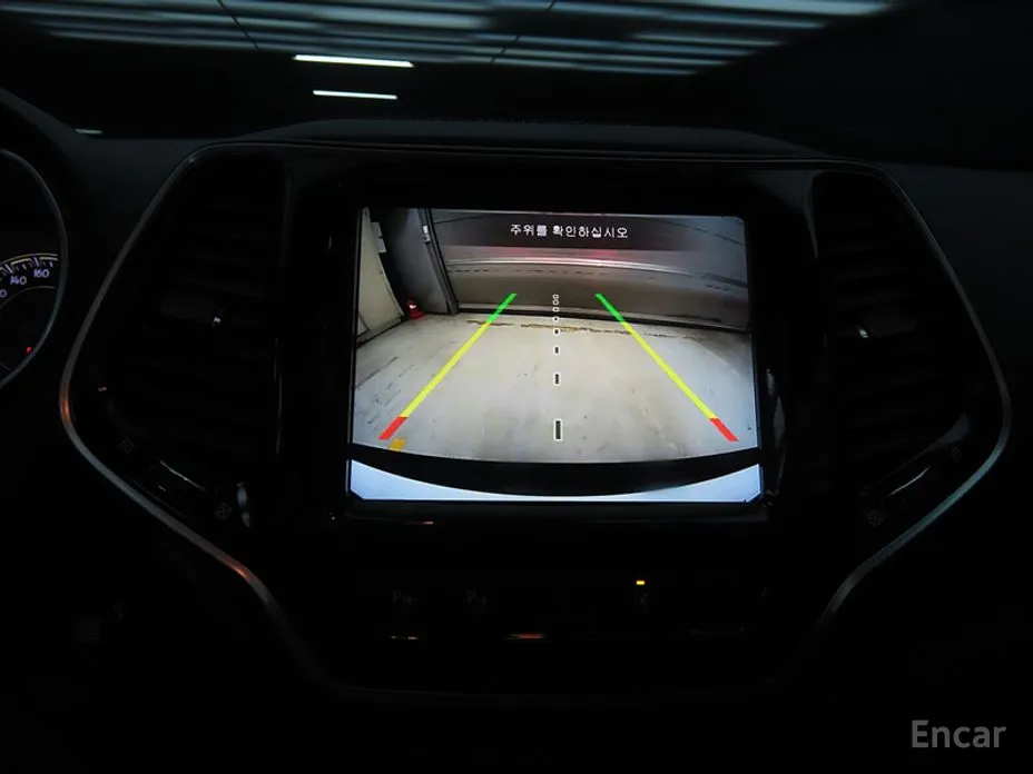 Фото 12 - Jeep Cherokee