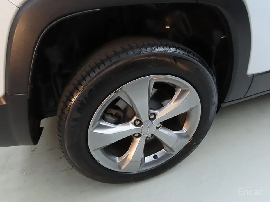 Фото 20 - Jeep Cherokee