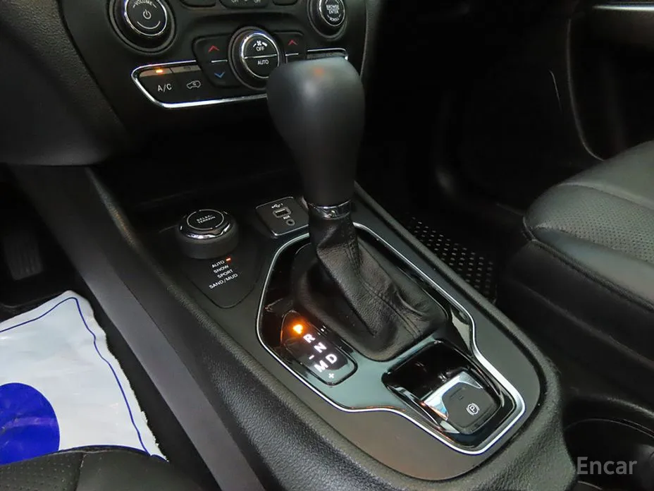 Фото 9 - Jeep Cherokee