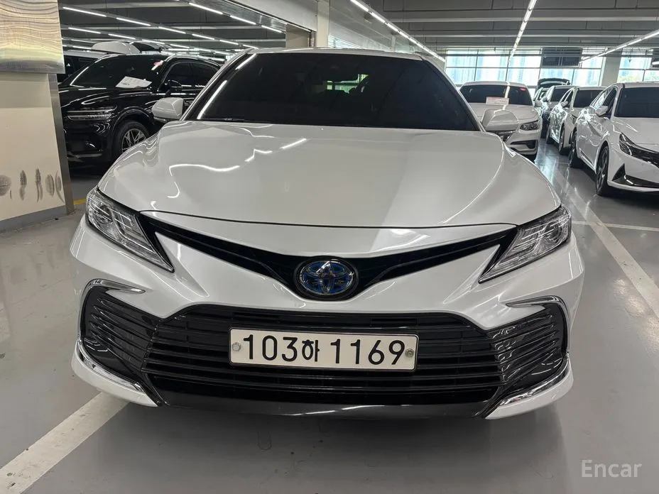 Фото 1 - Toyota Camry