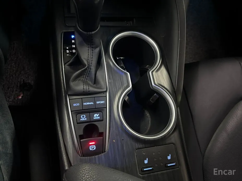 Фото 13 - Toyota Camry