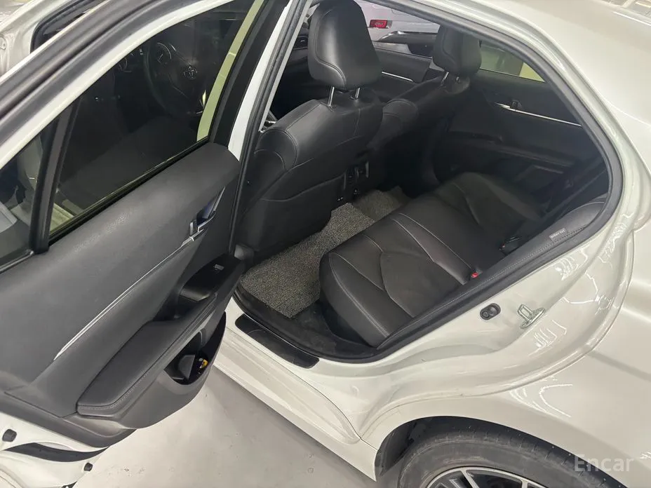 Фото 18 - Toyota Camry