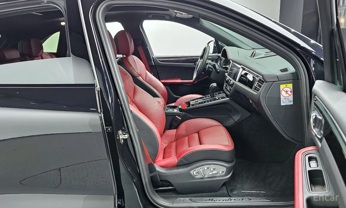 Фото 10 - Porsche Macan