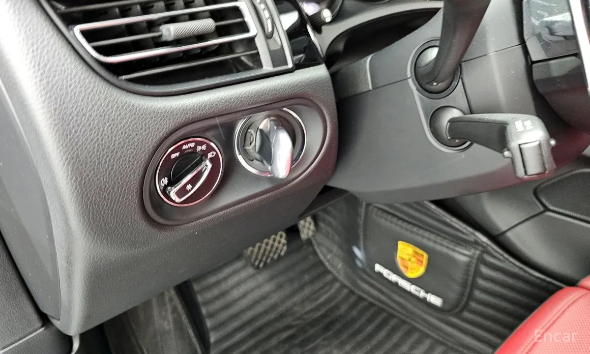 Фото 16 - Porsche Macan