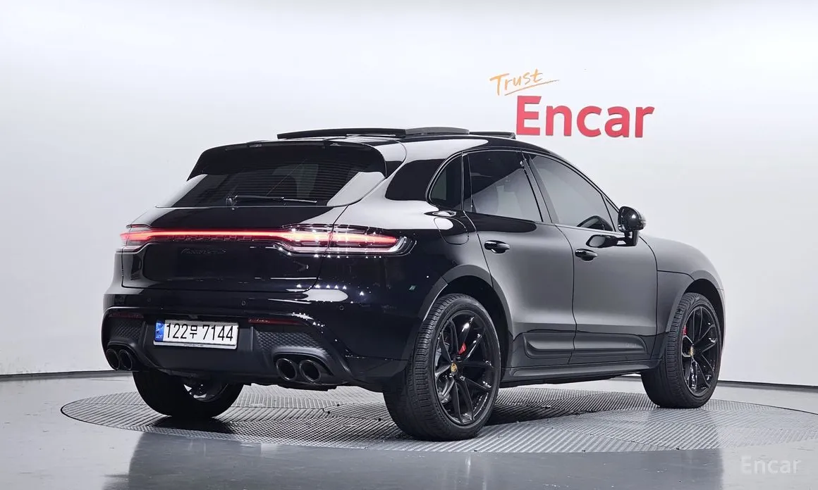 Фото 2 - Porsche Macan