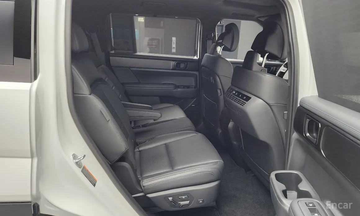 Фото 12 - Hyundai Santa Fe