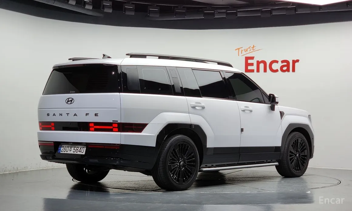 Фото 2 - Hyundai Santa Fe