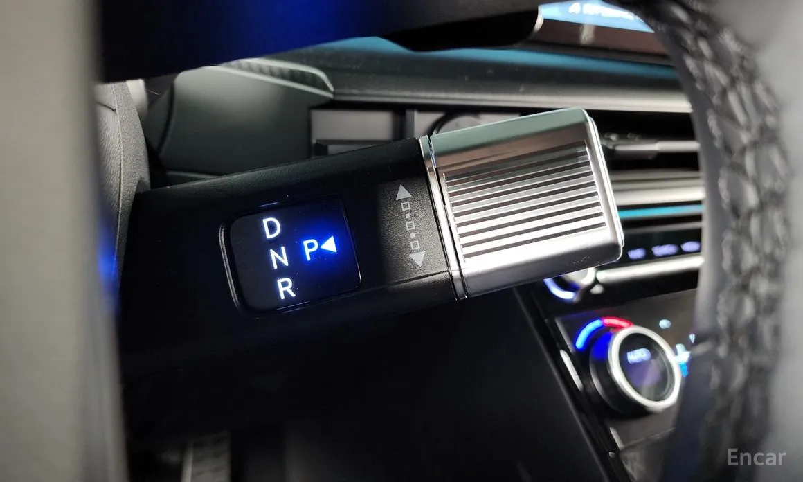 Фото 9 - Hyundai Santa Fe