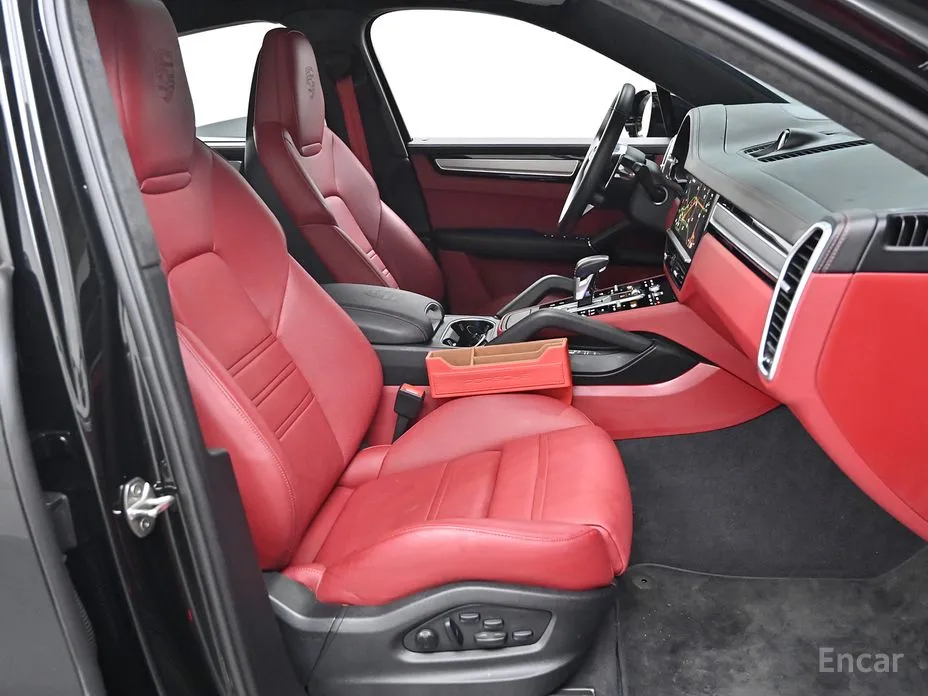 Фото 10 - Porsche Cayenne