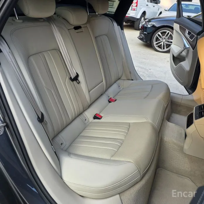 Фото 10 - Audi A6