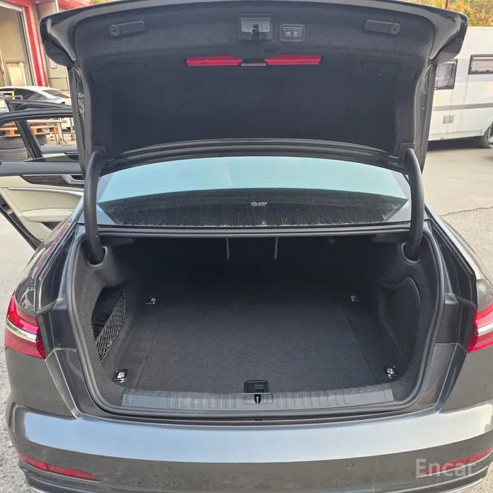 Фото 14 - Audi A6