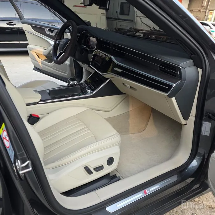 Фото 9 - Audi A6