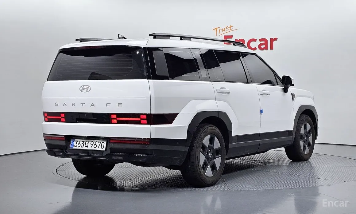 Фото 2 - Hyundai Santa Fe