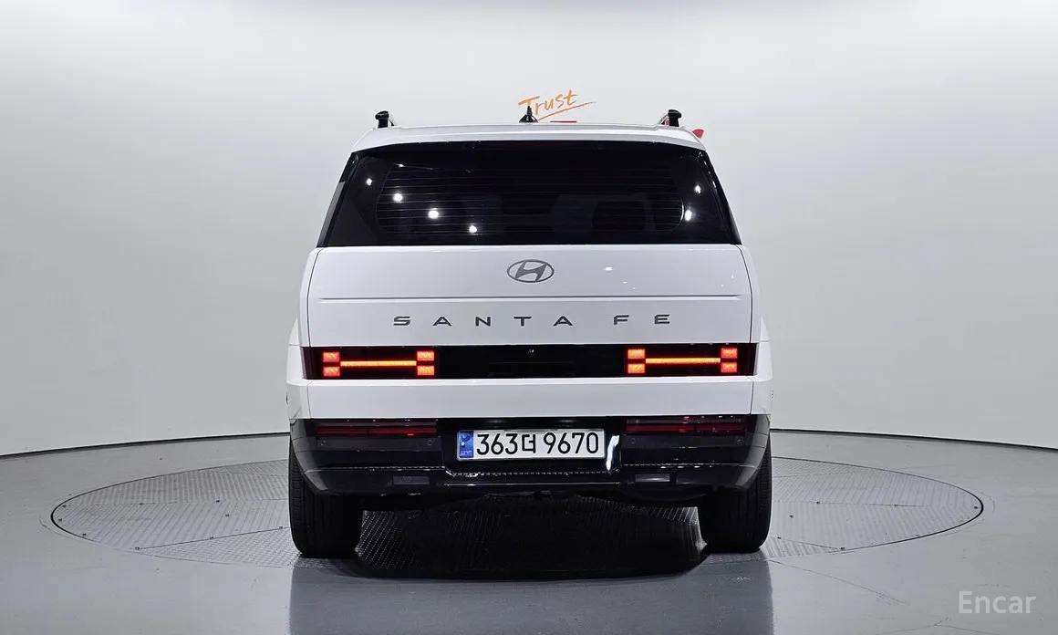 Фото 4 - Hyundai Santa Fe