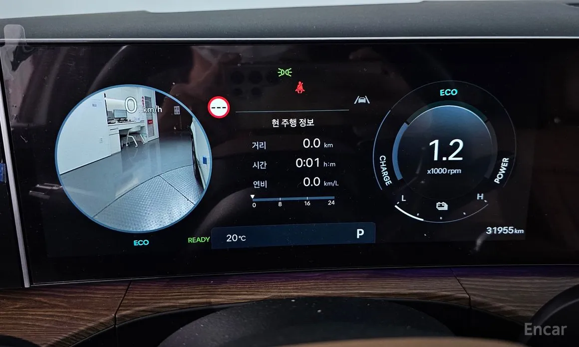 Фото 8 - Hyundai Santa Fe